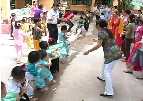 Permainan folklor  untuk anak-anak di Vietnam - ảnh 3